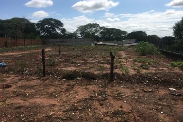 Terreno &agrave; venda - 360m&sup2; - Jardim Alvorada