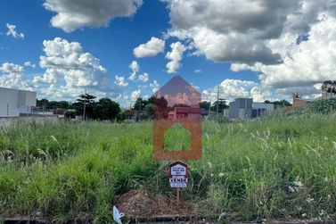 Terreno &agrave; venda - 136m&sup2; - Jardim Pimentel