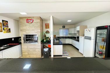 Casa &agrave; venda - 330m&sup2; - .