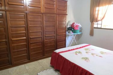 Casa &agrave; venda - 136m&sup2; - ZONA VI