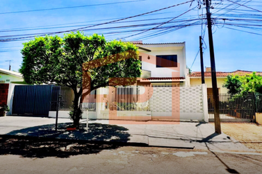 Sobrado &agrave; venda - 188m&sup2; - Zona II