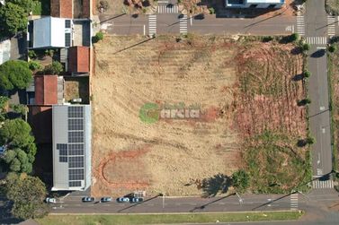 Terreno &agrave; venda - 897m&sup2; - -