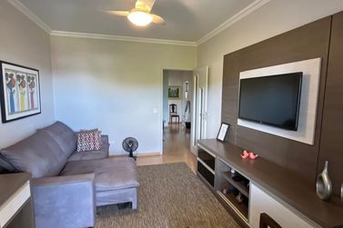 Sobrado &agrave; venda - 245m&sup2; - Zona II