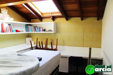 Sobrado &agrave; venda - 300m&sup2; - Jardim Veleiros