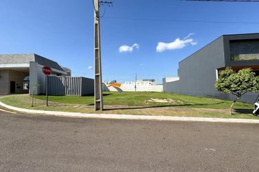 Terreno &agrave; venda - Condom&iacute;nio Jardins de Versailles