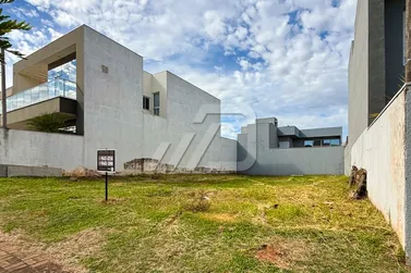 Terreno &agrave; venda - 338m&sup2; - Jardim Alphavile
