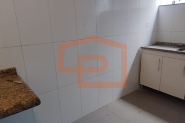 Sal&atilde;o Comercial para alugar - 432m&sup2; - Zona III