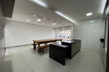 Casa para alugar - 252m&sup2; - ZONA VII