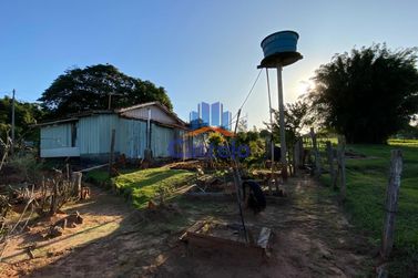 Ch&aacute;cara &agrave; venda - 4m&sup2; - Serra dos Dourados