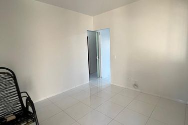 Casa para alugar - 100m&sup2; - Jardim Alphavile