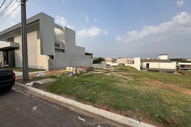 Terreno &agrave; venda - 360m&sup2; - Condom&iacute;nio Royal Garden