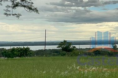 Terreno &agrave; venda - 270m&sup2; - Centro