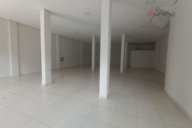Sal&atilde;o Comercial para alugar - 200m&sup2; - Zona III