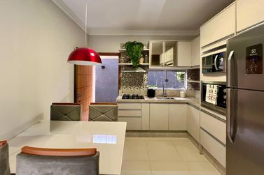 Casa &agrave; venda - Centro