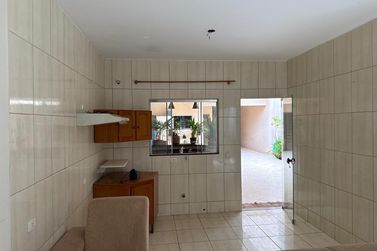 Casa &agrave; venda - 250m&sup2; - ZONA I