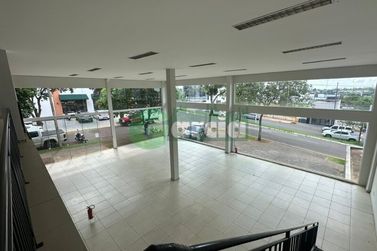 Sal&atilde;o Comercial para alugar - 486m&sup2; - ZONA III