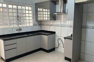 Sobrado &agrave; venda - 270m&sup2; - Zona II