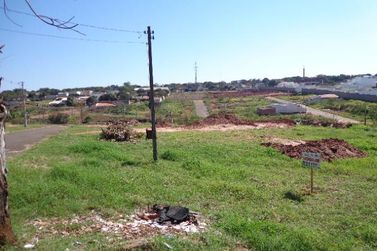 Terreno &agrave; venda - 330m&sup2; - Parque San Remo