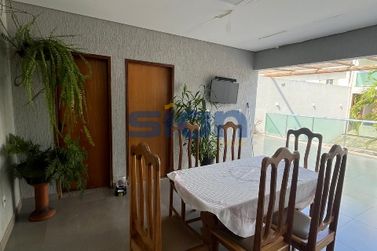 Casa &agrave; venda - 340m&sup2; - 