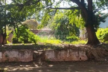 Terreno &agrave; venda - 525m&sup2; - Zona II