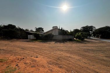 Ch&aacute;cara &agrave; venda - 444m&sup2; - ELISA