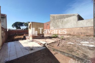 Terreno &agrave; venda - 270m&sup2; - Parque San Marino