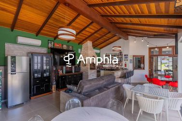 Casa &agrave; venda - 266m&sup2; - Regi&atilde;o do Lago