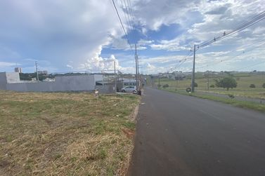 Terreno &agrave; venda - 203m&sup2; - Zona VI