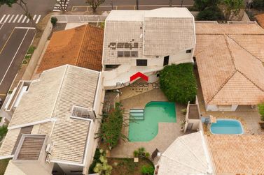 Sobrado &agrave; venda - 316m&sup2; - Zona II