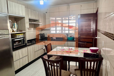 Casa para alugar - 98m&sup2; - Zona 6
