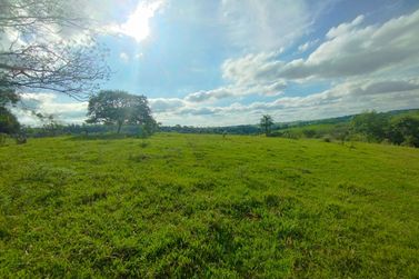 S&iacute;tio &agrave; venda - 96000m&sup2; - Parque Dom Pedro I