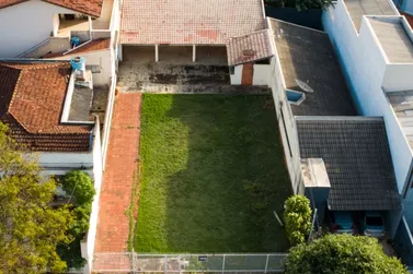 Terreno &agrave; venda - 130m&sup2; - Zona II