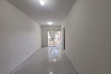 Apartamento para alugar - 81m&sup2; - Zona III