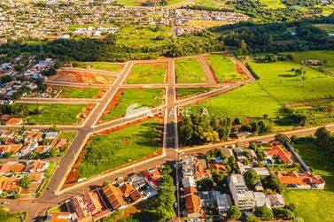 Terreno &agrave; venda - 376m&sup2; - JARDIM PARIZOTTO