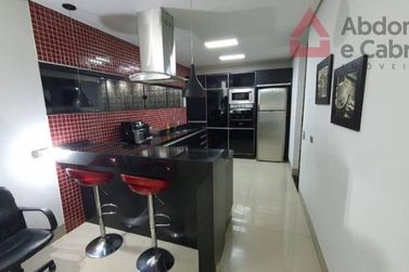 Casa &agrave; venda - 245m&sup2; - Zona V