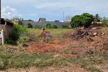 Terreno &agrave; venda - 675m&sup2; - CENTRO