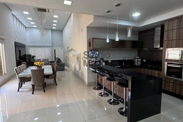 Casa &agrave; venda - 415m&sup2; - Zona V
