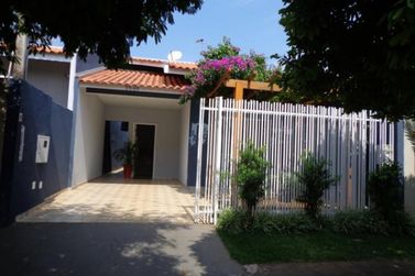 Casa &agrave; venda - 105m&sup2; - Jardim Cima