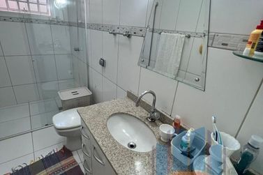Casa &agrave; venda - 242m&sup2; - Zona I