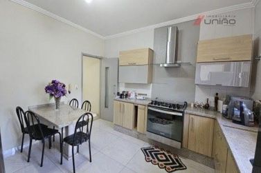 Casa &agrave; venda - 292m&sup2; - Zona III