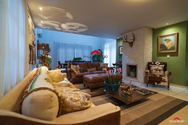 Sobrado &agrave; venda - 305m&sup2; - Zona VII