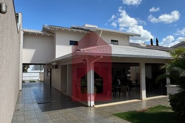 Casa para alugar - 332m&sup2; - Zona I
