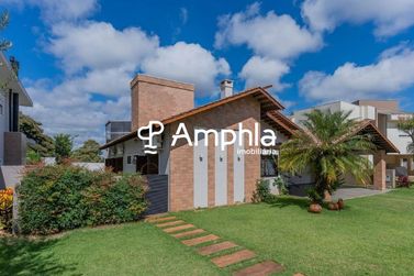 Casa &agrave; venda - 266m&sup2; - Regi&atilde;o do Lago