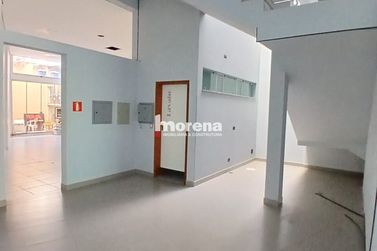 Sal&atilde;o Comercial para alugar - 430m&sup2; - Zona III