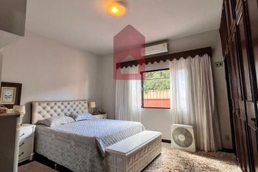 Casa &agrave; venda - 700m&sup2; - Centro