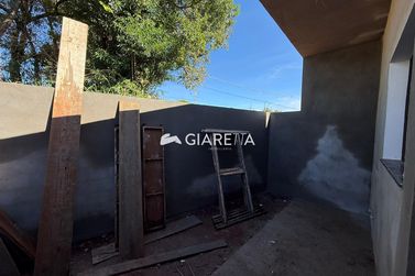 Casa &agrave; venda - 65m&sup2; - VILA PIONEIRO