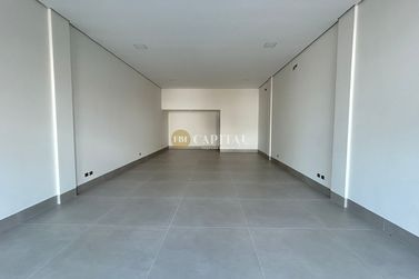 Sal&atilde;o Comercial para alugar - 86m&sup2; - Zona III