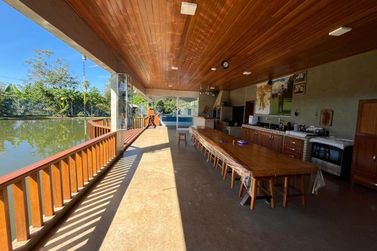 Ch&aacute;cara &agrave; venda - 