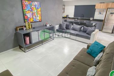 Ch&aacute;cara &agrave; venda - 25m&sup2; - -