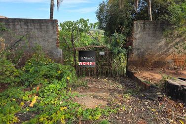 Terreno &agrave; venda - 547m&sup2; - PRA&Ccedil;A TIRADENTES